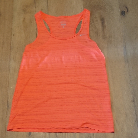 Pink Size Small Nike Breathable Lightweight  Tank Top - Picture 1 of 7